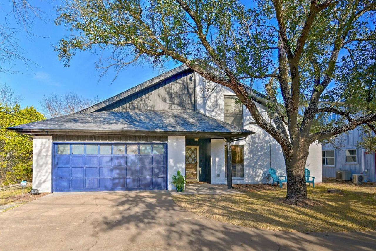 Chic Lakefront Granbury Getaway With Private Dock! Bagian luar foto